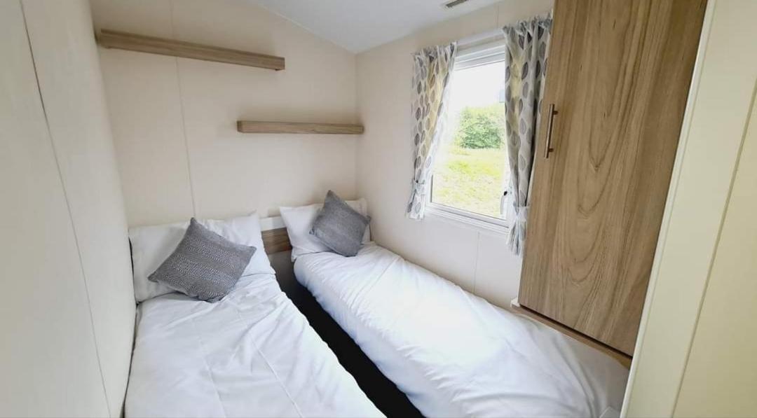 Tunstall View Caravan Holidays At Sand Le Mere Eksteriør billede