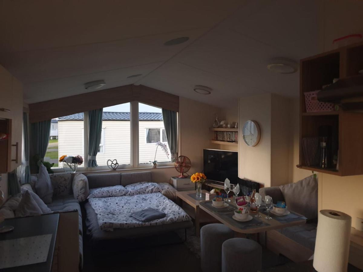 Tunstall View Caravan Holidays At Sand Le Mere Eksteriør billede